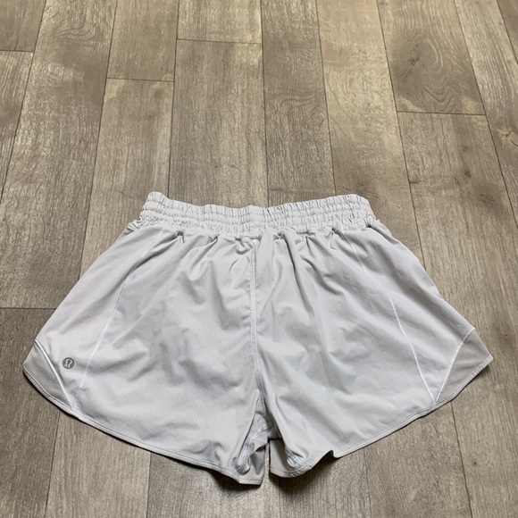 Womens Lululemon Athletica Running Drawstring Athletic Athleisure Shorts - Picture 2 of 7